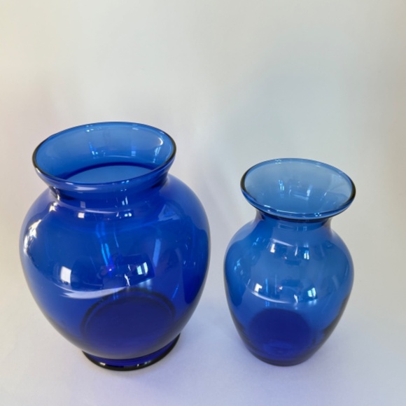 VINTAGE Vases Cobalt Blue Glass Pair (2) - Picture 2 of 15